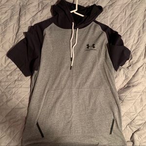 Under Armour Hooded T-Shirt